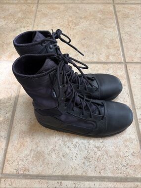 Danner Tachyon 8” size 10 EE (wide)